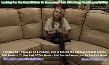 Ava Siren, en fejlfri teenager, spiller hovedrollen i en læge-tampa-com-video med fetish-fokus