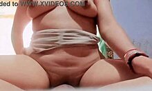 Veľká zadnica nevlastnej mamy dostáva svoju kundičku v domácom videu